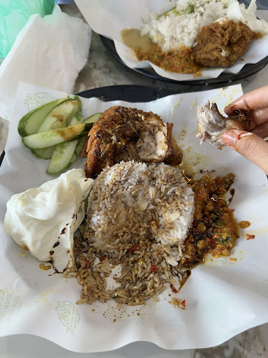 Ayam Gepuk Ibuk Bapak