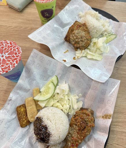 Ayam Gepuk Pak Gembus Arau