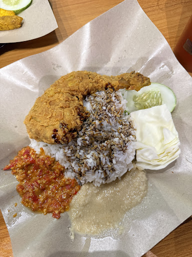 Ayam Gepuk Pak Gendut - Seri Manjung