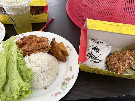 RESTORAN AYAM GEPUK PAK ANTOK