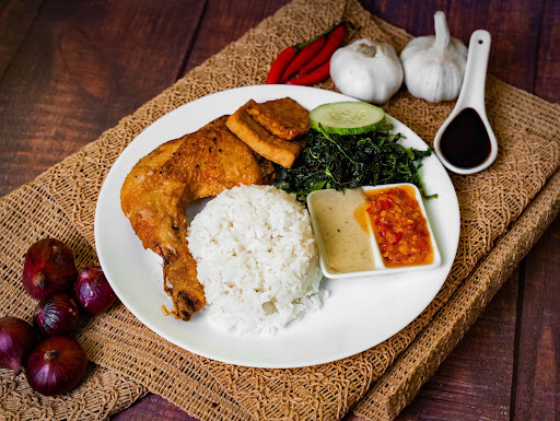 Ayam Gepuk Manjung