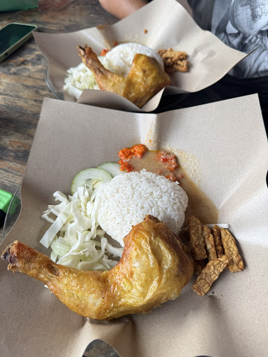 Ayam Gepuk Adek ( Padang Matsirat , Langkawi )