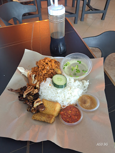 Restoran Ayam Gepuk Pak Det