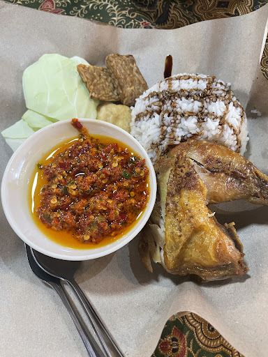 Ayam Gepuk Jogja by Basaroy