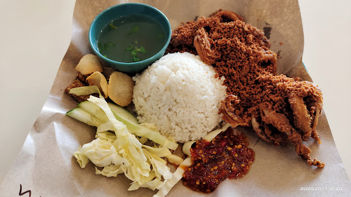 Ayam Gepuk Pak Raden Bertam