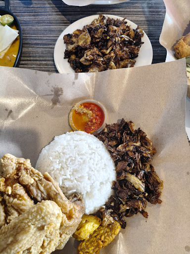 AYAM PENYET JEMAH