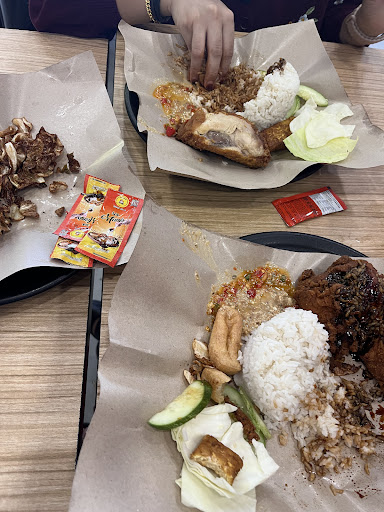 Restoran Ayam Gepuk Pak Gembus Tunjung