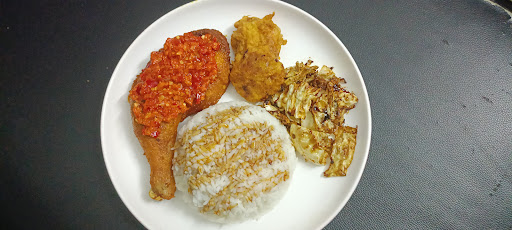 Ayam Gepuk Syakarl ala P. Gembus