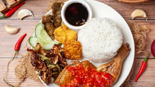AYAM GEPUK WAK MAYLAN