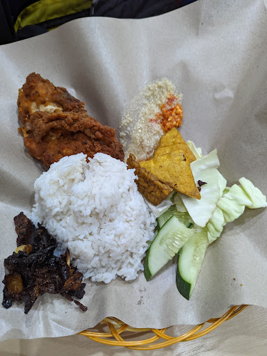 AYAM GEPUK BEREMPAH