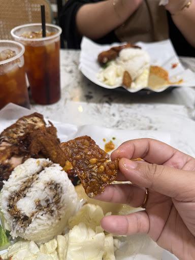 Ayam Gepuk Ibuk Bapak