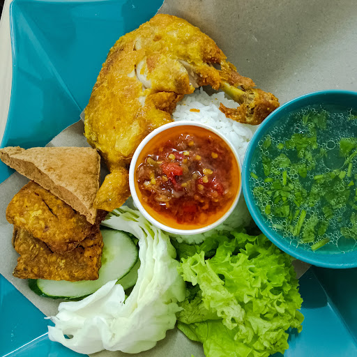 WARUNG PAK MAT BEMBAN (AYAM GEPREK MOJANG BANDUNG)